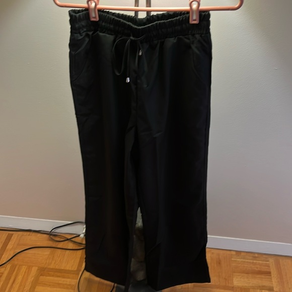 Black pants - Picture 1 of 4